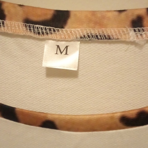 NIP - Long Sleeve Cheeta Print Bunny With Glasses Shirt - Size Medium - Picture 3 of 5